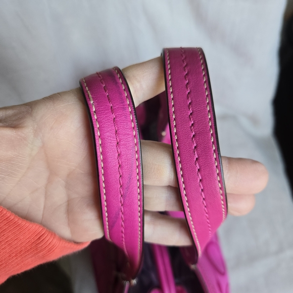 Coach Signature Laura Kisslock Carryall Tote - Picture 3 of 14